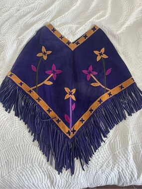 RARE✨ Vintage Purple Suede Leather Fringe Poncho with Floral Appliqué